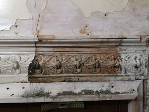 Bare arts and crafts moulding